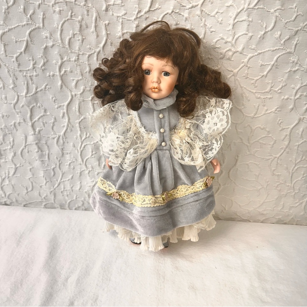 Seymour Mann Porcelain Doll Vintage Victorian Collectible Toy -FIG